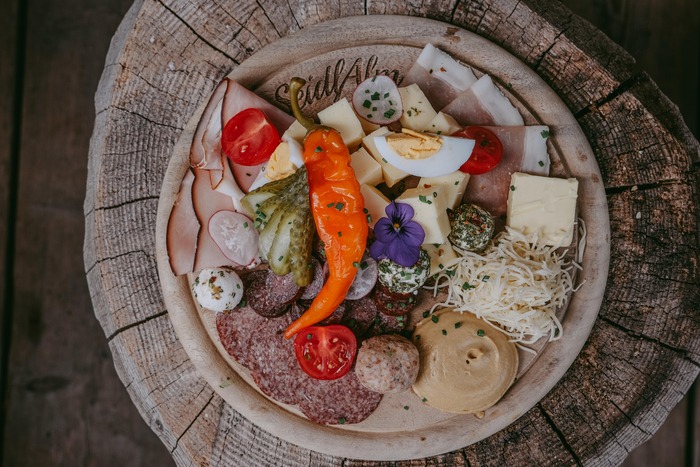 Herzhafte Brotzeit von der Seidlalm.