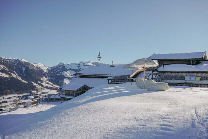 Blick auf die verschneite Schilala und Seidlalm.
